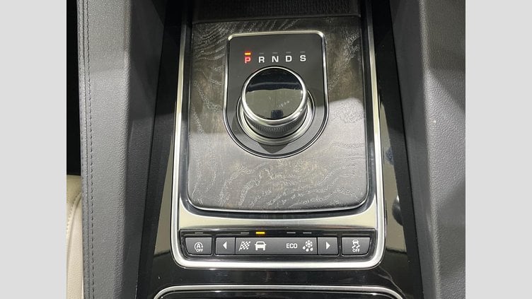 2019 認定中古車 Jaguar F-Pace Santorini Black P200 プレステージ