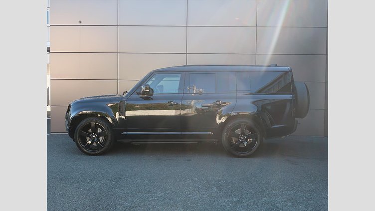 2024 認定中古車 Land Rover Defender 130 Santorini Black 350PS XダイナミックSE