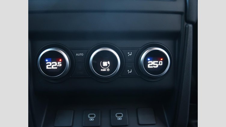 2024 認定中古車 Land Rover Defender 130 Santorini Black 350PS XダイナミックSE