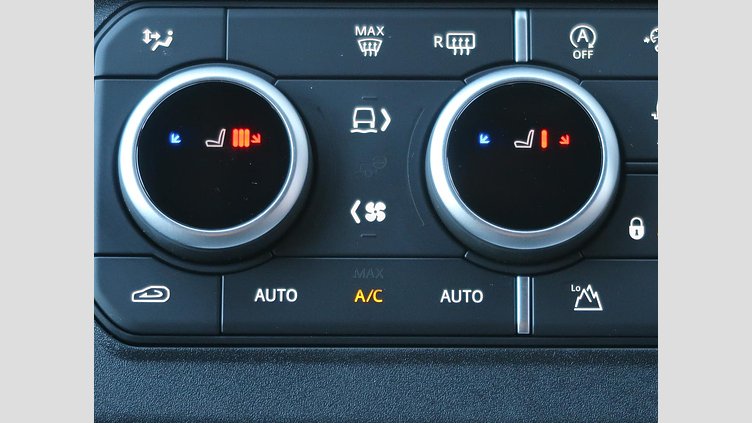 2024 認定中古車 Land Rover Defender 130 Santorini Black 350PS XダイナミックSE