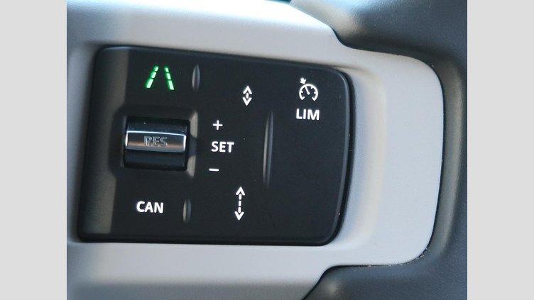 2024 認定中古車 Land Rover Defender 130 Santorini Black 350PS XダイナミックSE