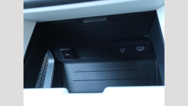 2024 認定中古車 Land Rover Defender 130 Santorini Black 350PS XダイナミックSE