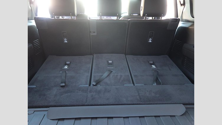 2024 認定中古車 Land Rover Defender 130 Santorini Black 350PS XダイナミックSE