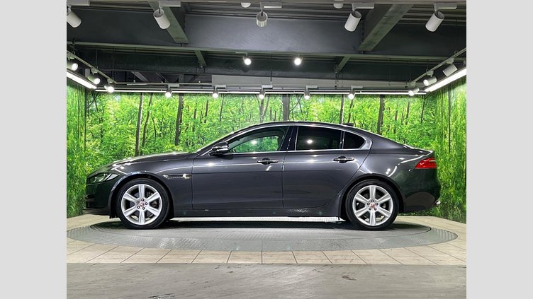 2017 認定中古車 Jaguar XE Storm grey 2WD プレステージ