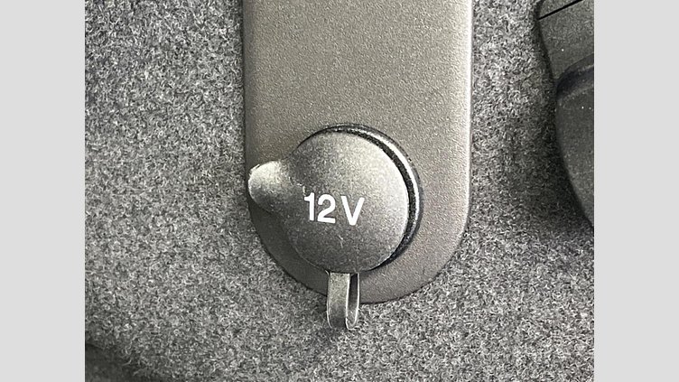 2017 認定中古車 Jaguar XE Storm grey 2WD プレステージ