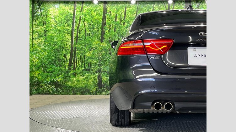 2017 認定中古車 Jaguar XE Storm grey 2WD プレステージ