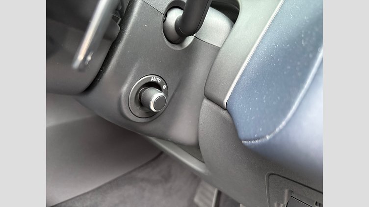 2024 認定中古車 Land Rover Range Rover Velar オストゥーニパールホワイト PHEV 404PS DYNAMIC SE