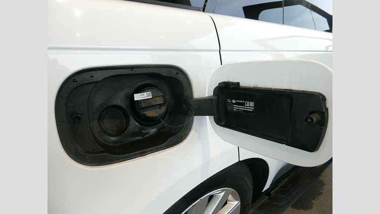 2022 認定中古車 Land Rover Range Rover Fuji White PHEV SE