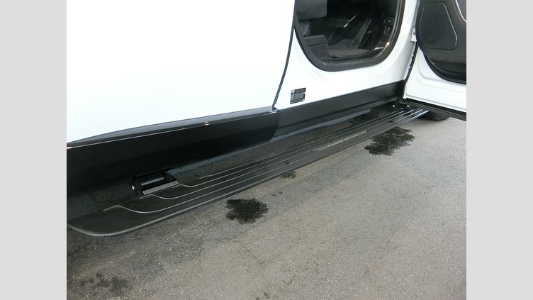 2022 認定中古車 Land Rover Range Rover Fuji White PHEV SE