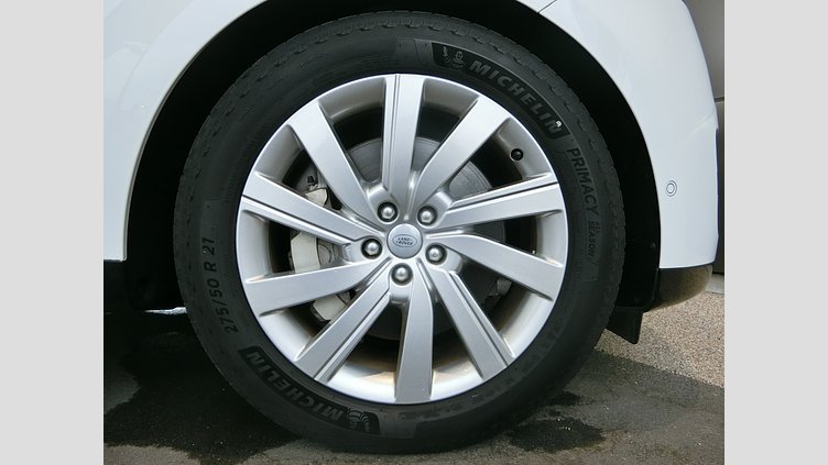 2022 認定中古車 Land Rover Range Rover Fuji White PHEV SE