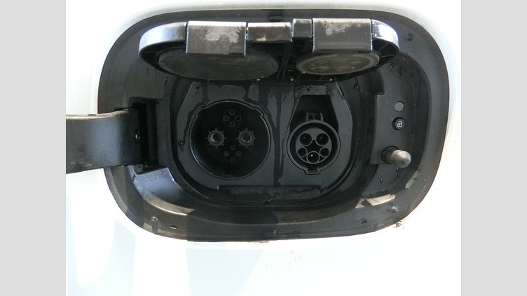 2022 認定中古車 Land Rover Range Rover Fuji White PHEV SE