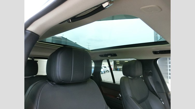 2022 認定中古車 Land Rover Range Rover Fuji White PHEV SE