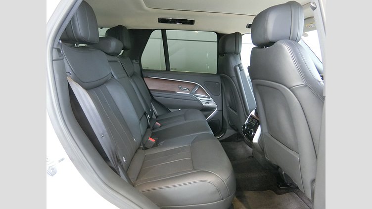 2022 認定中古車 Land Rover Range Rover Fuji White PHEV SE