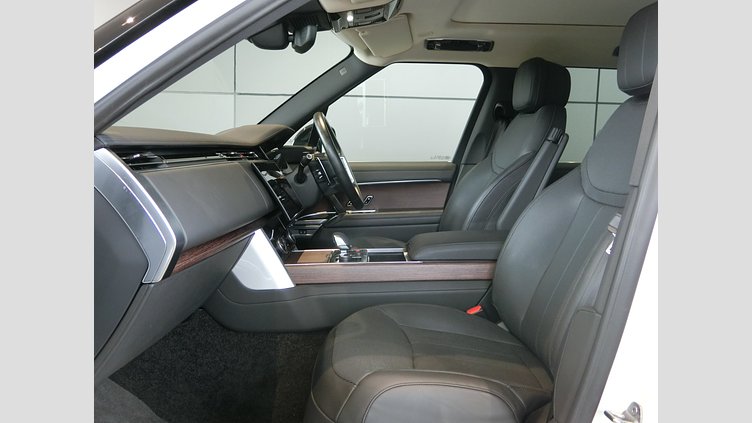 2022 認定中古車 Land Rover Range Rover Fuji White PHEV SE