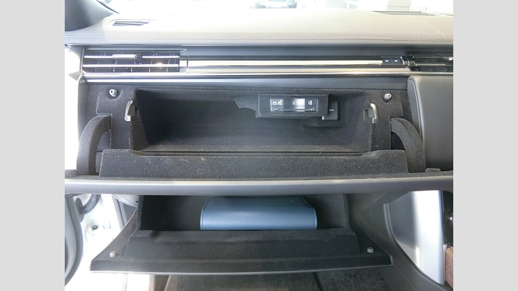 2022 認定中古車 Land Rover Range Rover Fuji White PHEV SE