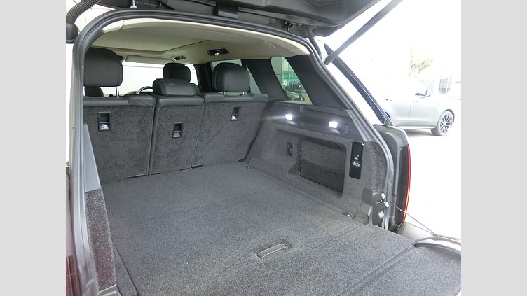 2022 認定中古車 Land Rover Range Rover Fuji White PHEV SE