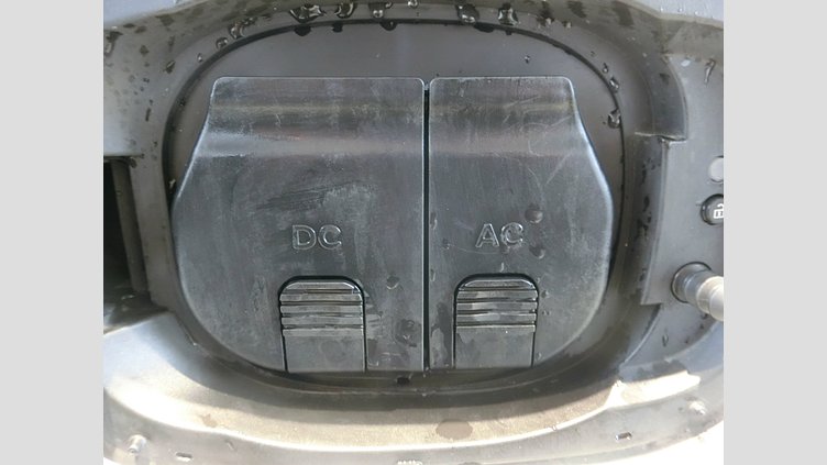 2022 認定中古車 Land Rover Range Rover Fuji White PHEV SE