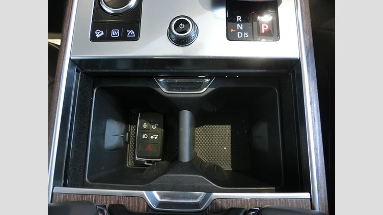 2022 認定中古車 Land Rover Range Rover Fuji White PHEV SE