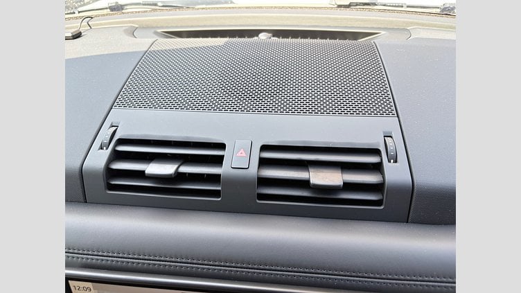 2025 認定中古車 Land Rover Defender 90 フジホワイト D350 AWD(AT) X-DYNAMIC HSE