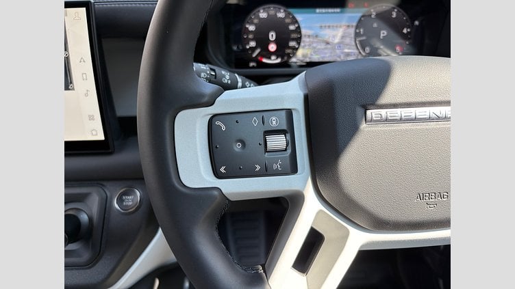 2025 認定中古車 Land Rover Defender 90 フジホワイト D350 AWD(AT) X-DYNAMIC HSE