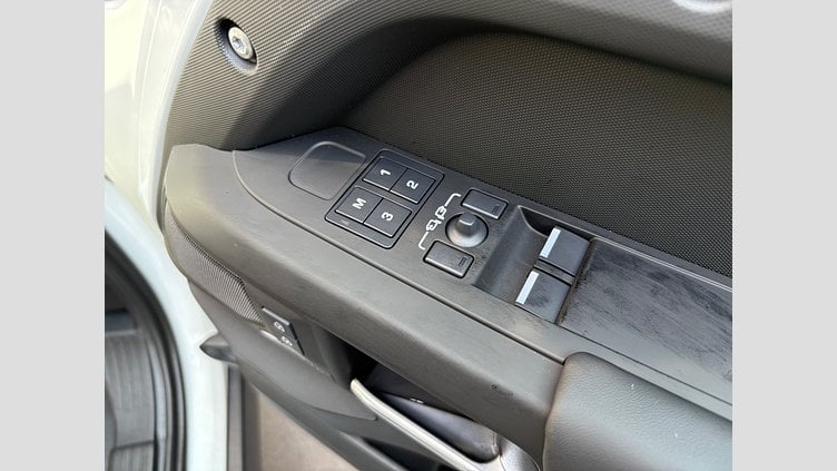 2025 認定中古車 Land Rover Defender 90 フジホワイト D350 AWD(AT) X-DYNAMIC HSE