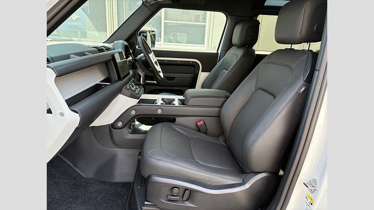 2025 認定中古車 Land Rover Defender 90 フジホワイト D350 AWD(AT) X-DYNAMIC HSE