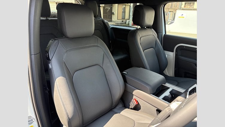 2025 認定中古車 Land Rover Defender 90 フジホワイト D350 AWD(AT) X-DYNAMIC HSE