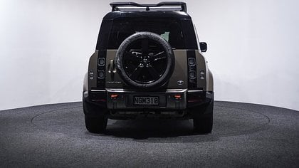 Defender 110 7