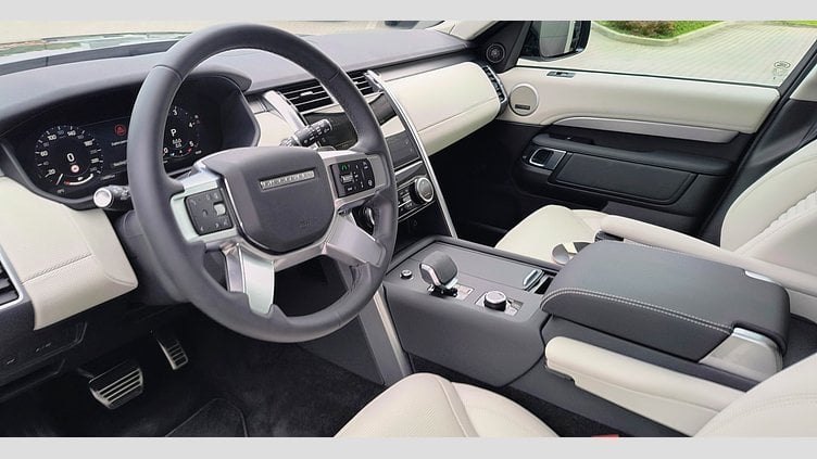 2024 Używany Land Rover Discovery Santorini Black Land Rover Discovery MY25 3.0D I6 249 PS AWD Auto Dynamic SE Land Rover Discovery MY25 3.0D I6 249 PS AWD Auto Dynamic SE