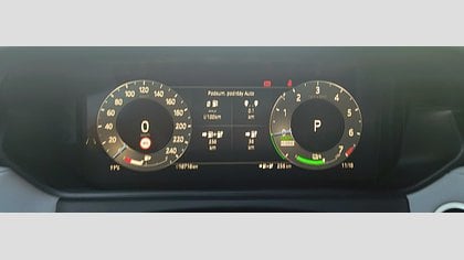 Range Rover Velar 13