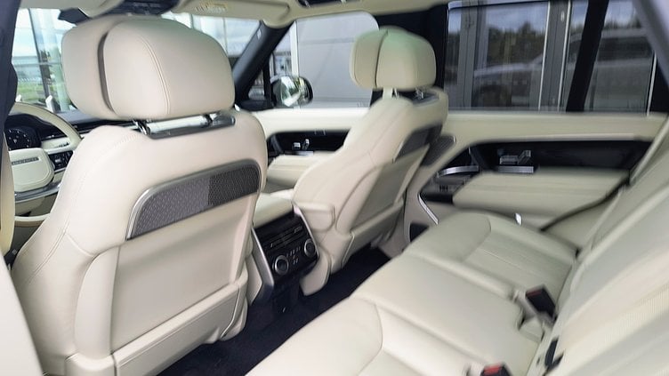 2024 Używany Land Rover Range Rover Batumi Gold Range Rover L460 4.4P V8 530 KM AWD Auto Autobiography Range Rover L460 4.4P V8 530 KM AWD Auto Autobiography
