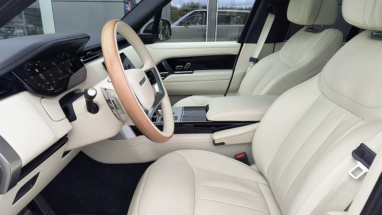 2024 Używany Land Rover Range Rover Batumi Gold Range Rover L460 4.4P V8 530 KM AWD Auto Autobiography Range Rover L460 4.4P V8 530 KM AWD Auto Autobiography