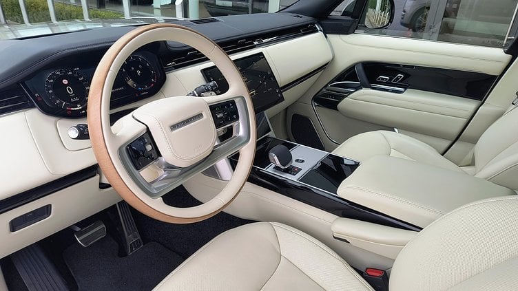 2024 Używany Land Rover Range Rover Batumi Gold Range Rover L460 4.4P V8 530 KM AWD Auto Autobiography Range Rover L460 4.4P V8 530 KM AWD Auto Autobiography