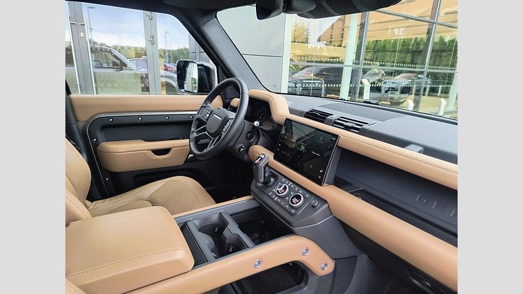 2024 Używany Land Rover Defender 110 Silicon Silver Defender MY25 3.0D I6 300 PS AWD Auto X-Dynamic HSE 110 Defender MY25 3.0D I6 300 PS AWD Auto X-Dynamic HSE 110