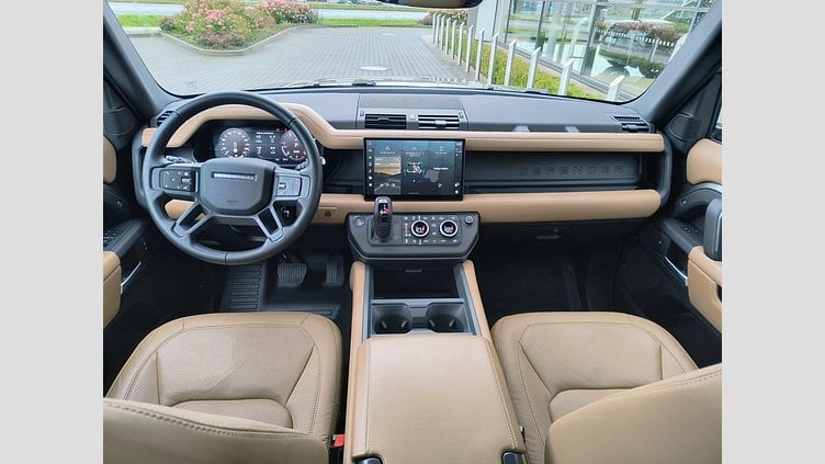 2024 Używany Land Rover Defender 110 Silicon Silver Defender MY25 3.0D I6 300 PS AWD Auto X-Dynamic HSE 110 Defender MY25 3.0D I6 300 PS AWD Auto X-Dynamic HSE 110
