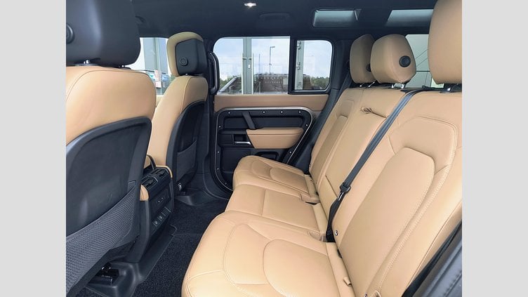 2024 Używany Land Rover Defender 110 Silicon Silver Defender MY25 3.0D I6 300 PS AWD Auto X-Dynamic HSE 110 Defender MY25 3.0D I6 300 PS AWD Auto X-Dynamic HSE 110