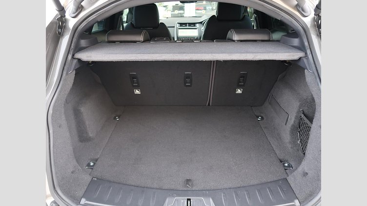 2019 認定中古車 Jaguar E-Pace Silicon Silver 180PS R-ダイナミック