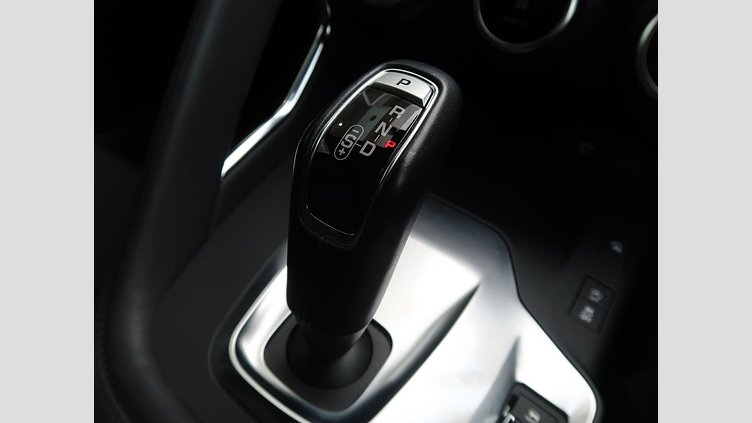 2019 認定中古車 Jaguar E-Pace Silicon Silver 180PS R-ダイナミック