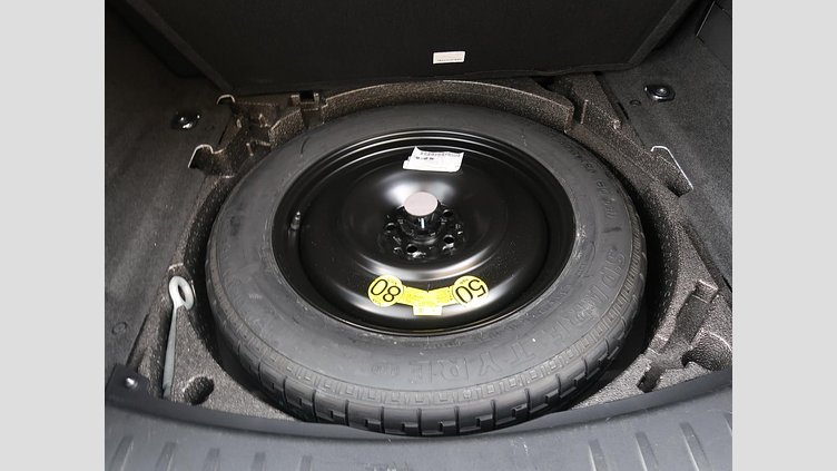 2019 認定中古車 Jaguar E-Pace Silicon Silver 180PS R-ダイナミック