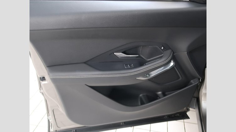 2019 認定中古車 Jaguar E-Pace Silicon Silver 180PS R-ダイナミック