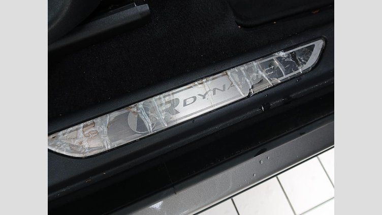 2019 認定中古車 Jaguar E-Pace Silicon Silver 180PS R-ダイナミック