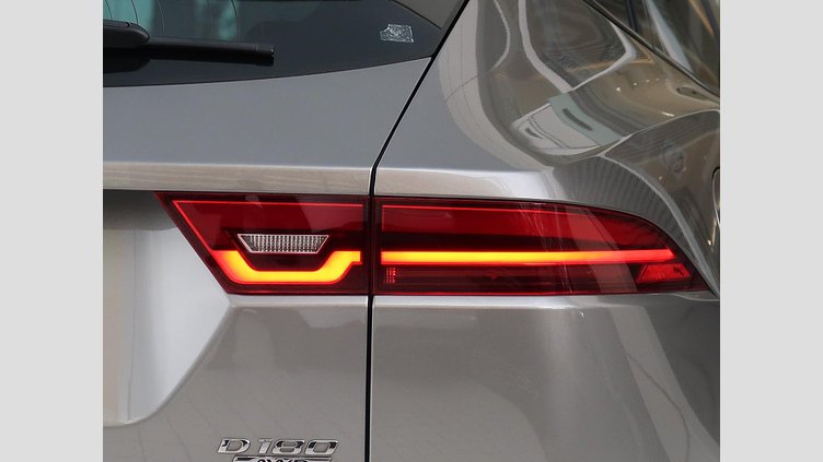 2019 認定中古車 Jaguar E-Pace Silicon Silver 180PS R-ダイナミック