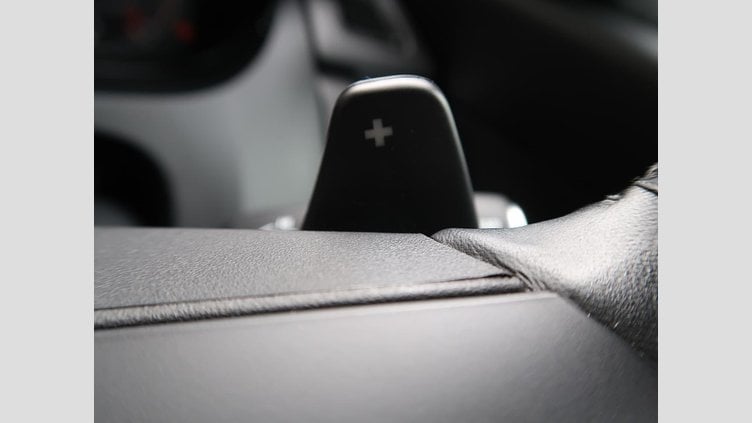 2019 認定中古車 Jaguar E-Pace Silicon Silver 180PS R-ダイナミック