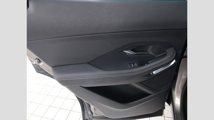 2019 認定中古車 Jaguar E-Pace Silicon Silver 180PS R-ダイナミック