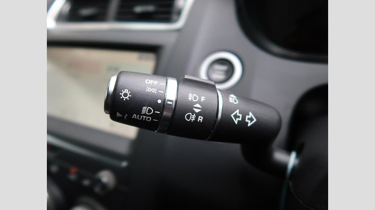 2019 認定中古車 Jaguar E-Pace Silicon Silver 180PS R-ダイナミック