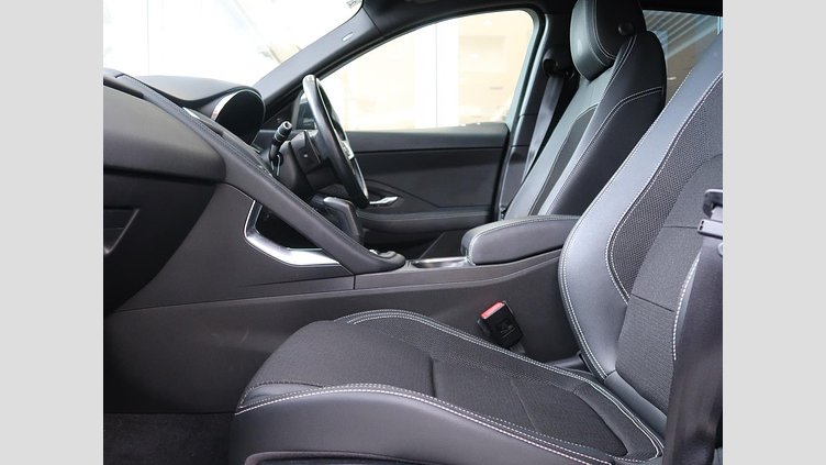 2019 認定中古車 Jaguar E-Pace Silicon Silver 180PS R-ダイナミック