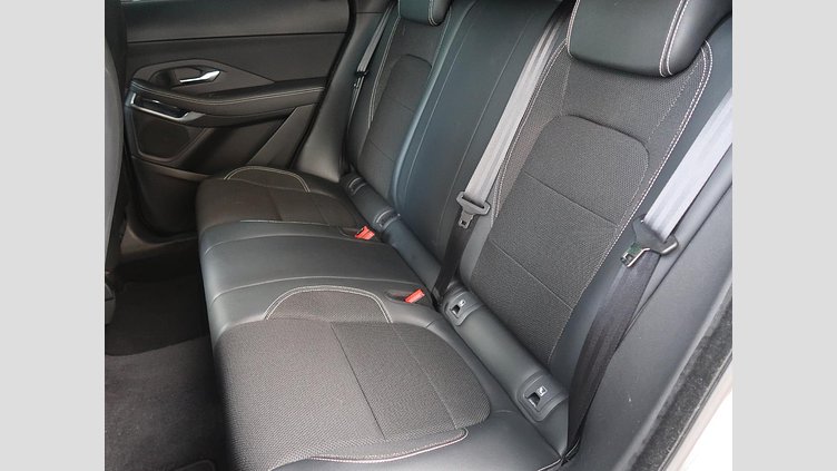 2019 認定中古車 Jaguar E-Pace Silicon Silver 180PS R-ダイナミック