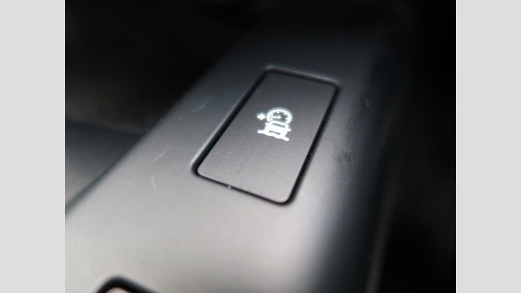 2019 認定中古車 Jaguar E-Pace Silicon Silver 180PS R-ダイナミック