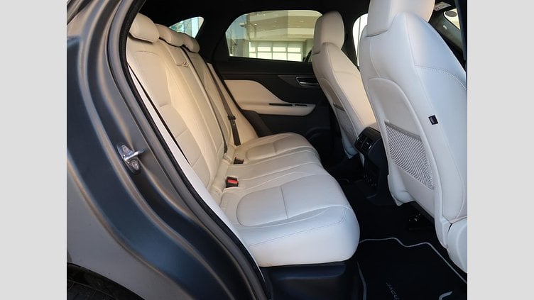2016 認定中古車 Jaguar F-Pace Caesium Blue ガソリン ファーストエディション
