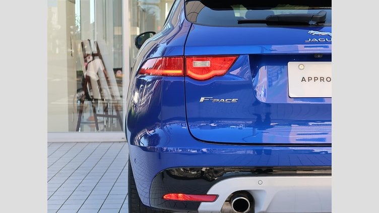 2016 認定中古車 Jaguar F-Pace Caesium Blue ガソリン ファーストエディション